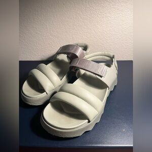 SOREL ( Olive green) straps sandals size 7